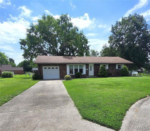 7 Robin Ct, Granite City, IL, 62040-5223 | Card Image