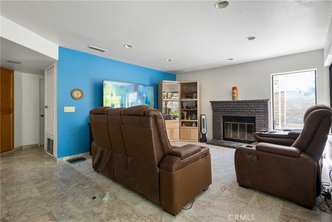 25215 Hazelcrest Ln, House other with 4 bedrooms, 3 bathrooms and 3 parking in Stevenson Ranch CA | Image 6