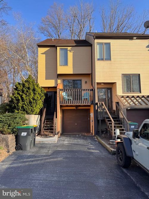 3211 Champions Dr, WILMINGTON, DE, 19808-2615 | Card Image