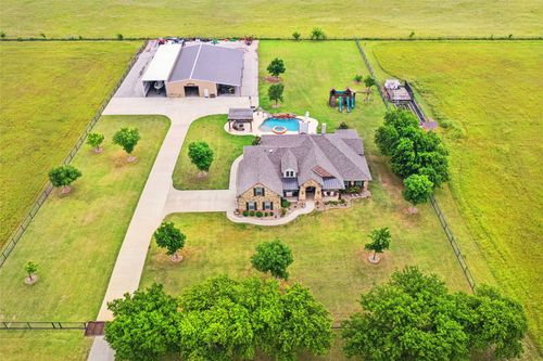 10400 Freeman Rd, Sanger, TX, 76266-5925 | Card Image