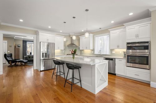 1-40 Grove St, Waltham, MA, 02453-8383 | Card Image