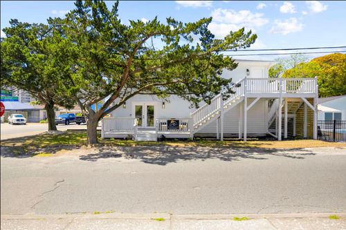 301 5th Ave S, North Myrtle Beach, SC, 29582-3217 | Card Image