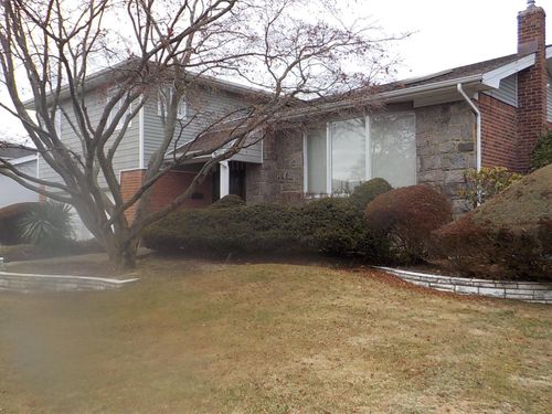 24 Sullivan Dr, Jericho, NY, 11753-1918 | Card Image