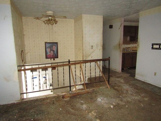 261 Mccarrell Rd, House other with 4 bedrooms, 1 bathrooms and 1 parking in Hickory PA | Image 6