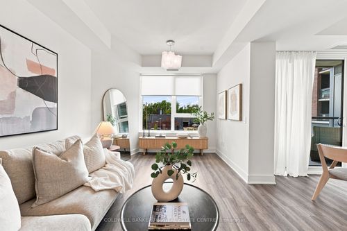 220-185 Deerfield Rd, Newmarket, ON, L3Y0G7 | Card Image