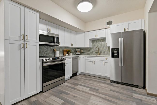 APT-27 - 2071 Australia Way W, Condo with 2 bedrooms, 2 bathrooms and null parking in CLEARWATER FL | Image 10