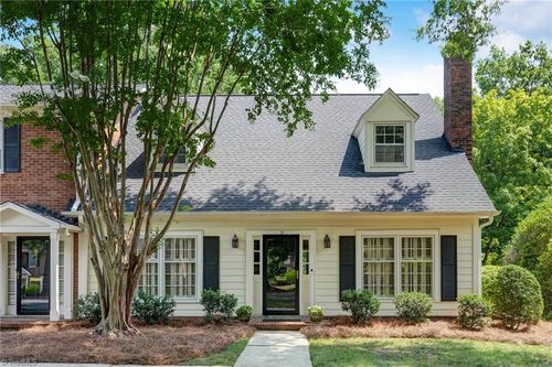 d-41 Fountain Manor Dr, Greensboro, NC, 27405-8008 | Card Image