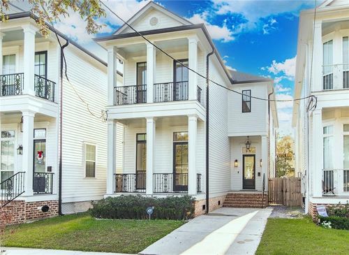 933 Burdette St, New Orleans, LA, 70118-3942 | Card Image