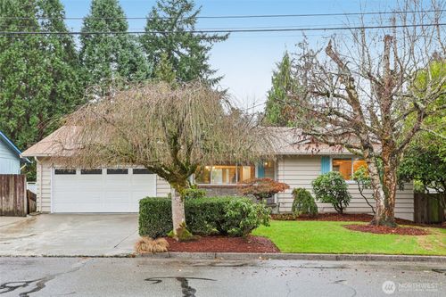 5733 155th Ave Ne, Redmond, WA, 98052-5155 | Card Image