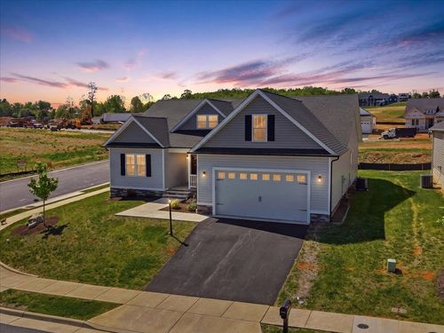 201 Spring Run Ln, WAYNESBORO, VA, 22980-9650 | Card Image