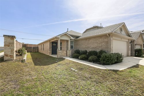 201 Frederick Dr, Georgetown, TX, 78626-2618 | Card Image