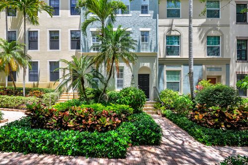 670 Fern St, West Palm Beach, FL, 33401-5712 | Card Image