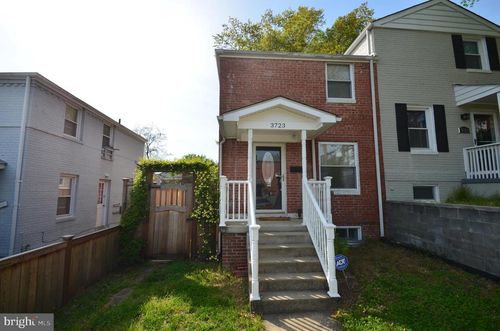 3723 S Four Mile Run Dr, Arlington, VA, 22206-2332 | Card Image