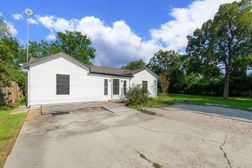 2523 S Broadway St, La Porte, TX, 77571-6523 | Card Image