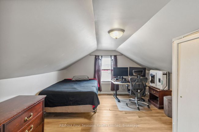 7146 Highway 26, House other with 4 bedrooms, 1 bathrooms and 2 parking in Clearview ON | Image 14