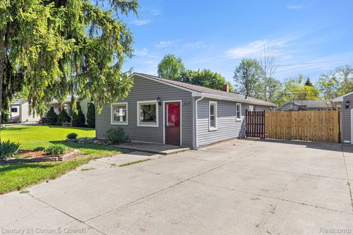 2615 Culbertson Ave, Rochester Hills, MI, 48307-4680 | Card Image