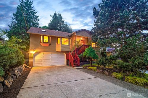 12013 Exeter Ave Ne, Seattle, WA, 98125-5939 | Card Image