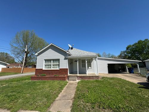 802 S Jefferson St, West Frankfort, IL, 62896-3310 | Card Image