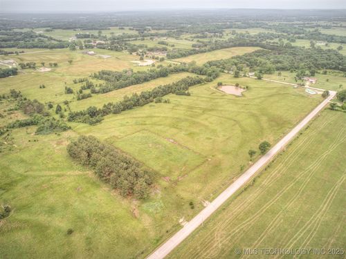 15 Magnolia Rd, Henryetta, OK, 74437 | Card Image