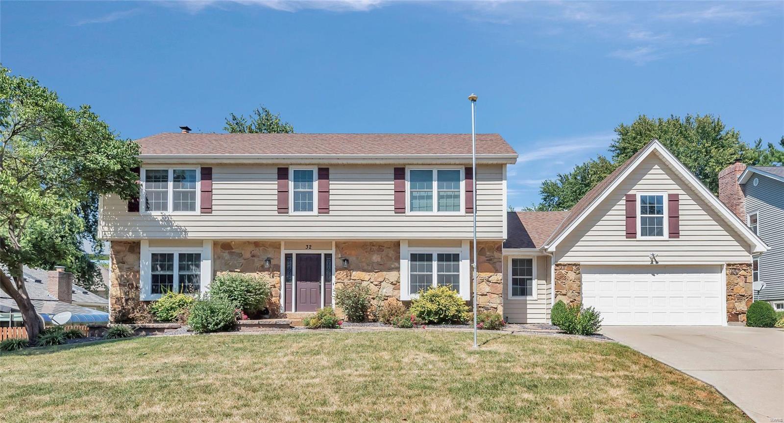 Colonade Ct, Saint Charles, MO 63303