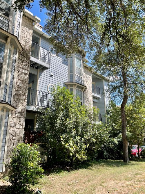 302-3111 Tom Green St, Austin, TX, 78705-3064 | Card Image