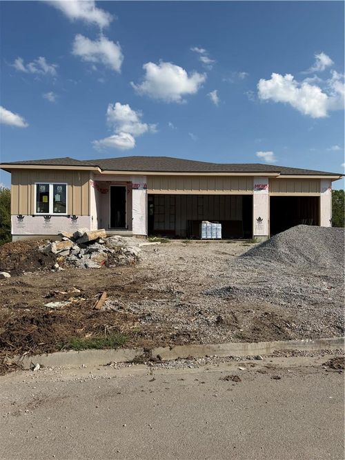 833 Reed Dr, Raymore, MO, 64083-2204 | Card Image