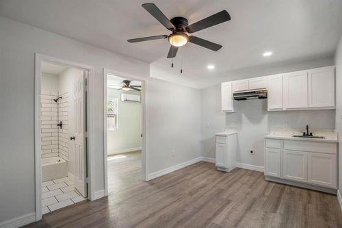 7836 Avenue E, Houston, TX, 77012-1325 | Card Image