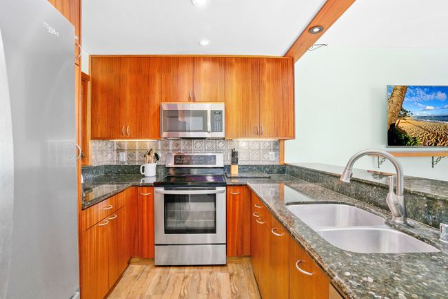 APT-211 - 1568 Pee Rd, Condo with 2 bedrooms, 2 bathrooms and null parking in KOLOA HI | Image 4