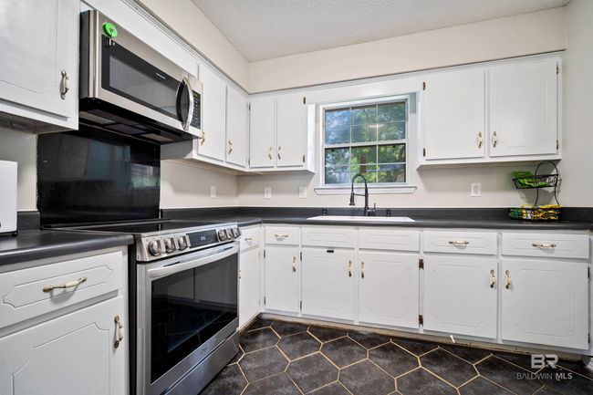 Kitchen | Image 9