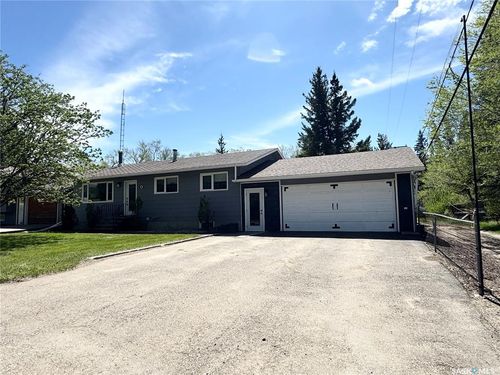 17 4th Ave, Neilburg, SK, S0M | Card Image