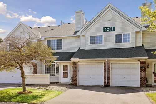 91-4201 Merrimac Ln N, Plymouth, MN, 55446-1430 | Card Image