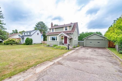 25 Laurentian St, Deep River, ON, K0J1P0 | Card Image