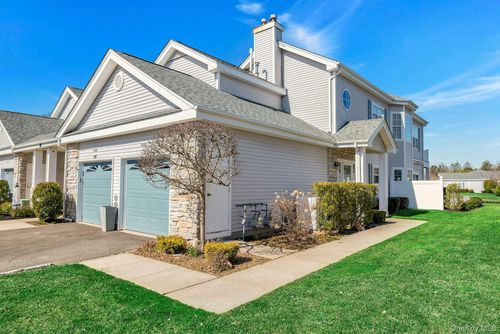 548 Highland Ct, Moriches, NY, 11955-1733 | Card Image