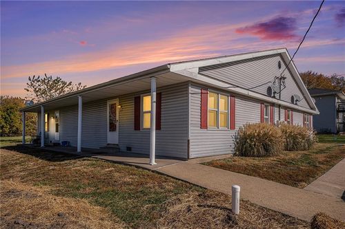 1100 Colonial Dr, Lathrop, MO, 64465-9731 | Card Image