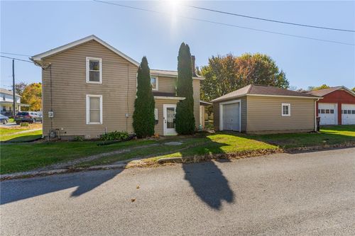 211 Home St, Mercer, PA, 16137-1309 | Card Image