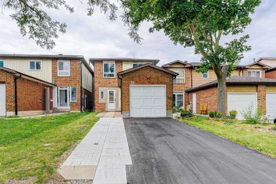 32 Carey Cres, Home with 3 bedrooms, 3 bathrooms and 4 parking in Markham ON | Image 1