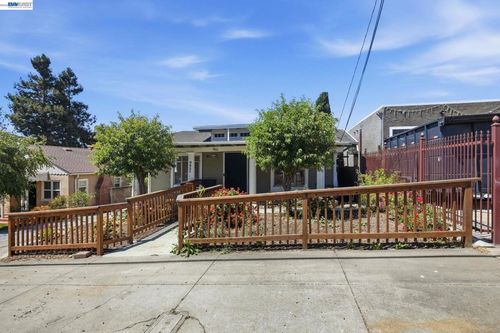 9821 Thermal St, Oakland, CA, 94605-4805 | Card Image