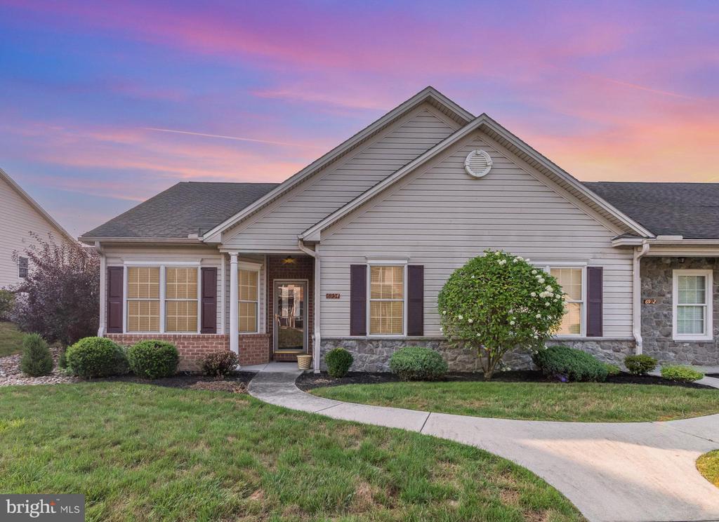 Derrick Dr, Harrisburg, PA 17112