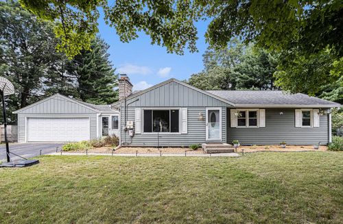 2205 Tamrack St, Kalamazoo, MI, 49006-1424 | Card Image