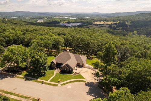 492 E Fairway Ln, Fayetteville, AR, 72701-7144 | Card Image