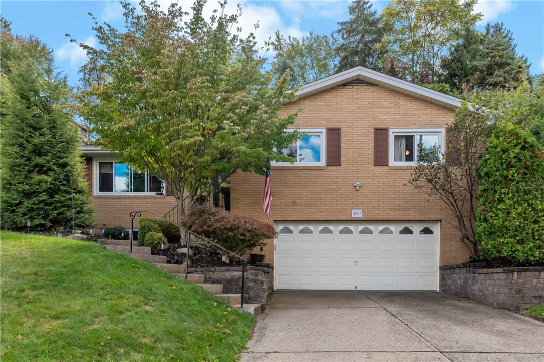 Alpine Dr, Canonsburg, PA 15317