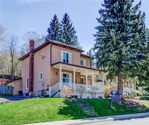 164 Queen St E, Cambridge, ON, N3C2B2 | Card Image