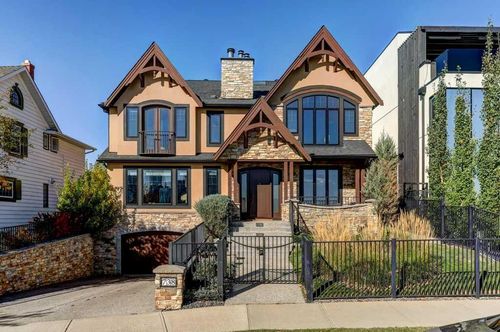 {{alt}} | Card Image