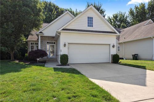 652 Lakeside Dr, Avon Lake, OH, 44012-2779 | Card Image