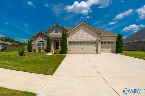 7613 Summerdawn Dr Se, Owens Cross Roads, AL, 35763-3018 | Card Image