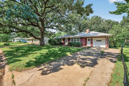 6140 Sunrise Dr Ne, Fridley, MN, 55432-4930 | Card Image