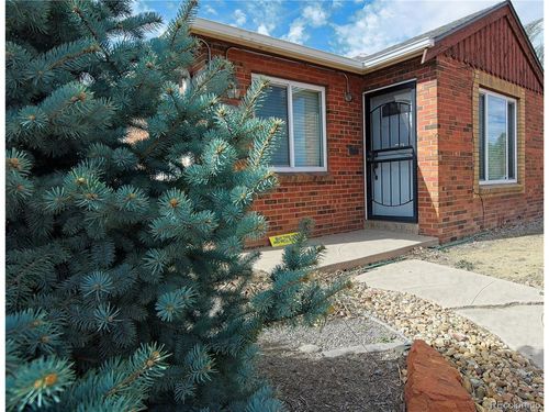 2501 Quebec St, Denver, CO, 80207-3558 | Card Image