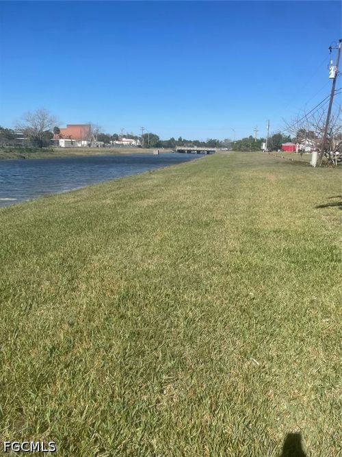 1927 9th Pl, Cape Coral, FL, 33993-4037 | Card Image