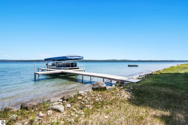 3485 N West Torch Lake Dr, House other with 5 bedrooms, 4 bathrooms and null parking in Kewadin MI | Image 11