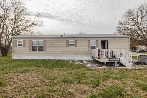 520 Eveningside Dr, Emporia, KS, 66801-3641 | Card Image